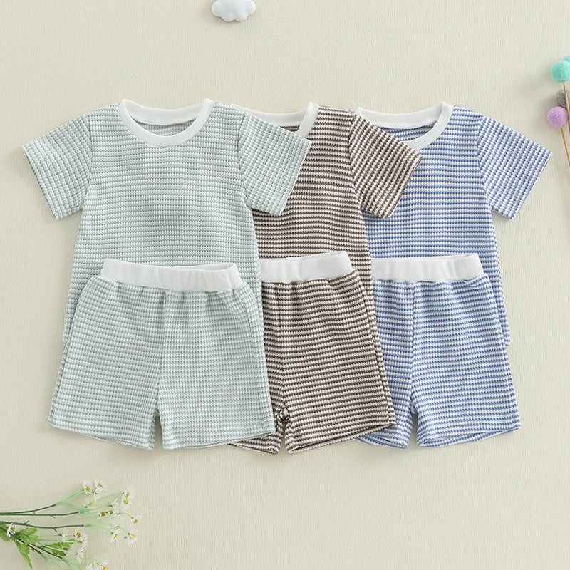 Adorable Infant Summer Ensemble Striped Tee with Elastic Waist Shorts - Cute 2 Piece Set for Your Little One